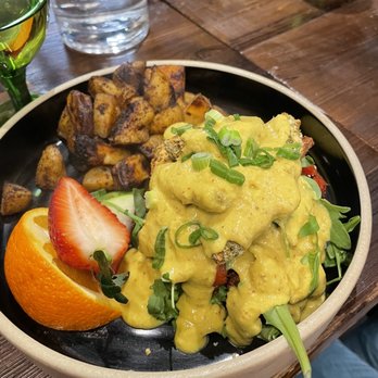 Le Don - Avocado Benny with shiitake "chicken" - Vegan Near Me - Quebec City, Quebec Le Don - Avocado Benny with shiitake "chicken" - Vegan Near Me - Quebec City, Quebec