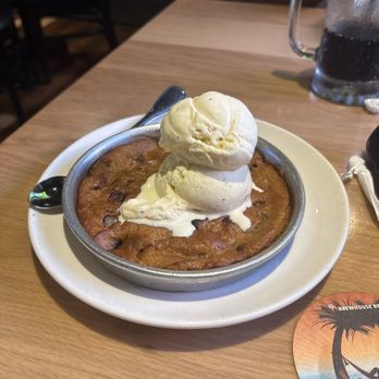 BJ's Restaurant & Brewhouse - Chocolate Chunk Pizookie - Breweries Near Me - Huntington Beach, California