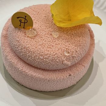 Pierre Hermé - Aurora - Chocolatiers & Shops Near Me - Paris, 75 Pierre Hermé - Aurora - Chocolatiers & Shops Near Me - Paris, 75