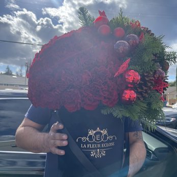 La Fleur Eclose - Florists Near Me - Encino, California