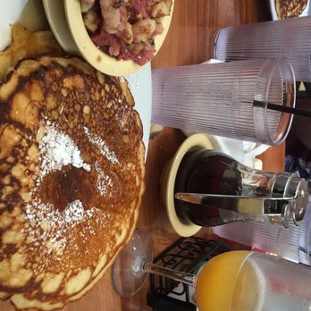 Ruby Slipper Marigny - Classic pancakes with corn beef hash & a peach belie mimosa! - Breakfast & Brunch Near Me - New Orleans, Louisiana Ruby Slipper Marigny - Classic pancakes with corn beef hash & a peach belie mimosa! - Breakfast & Brunch Near Me - New Orleans, Louisiana