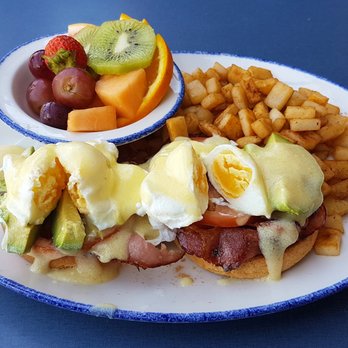 De Dutch - DeBakon Avocado Benny with "soft" poached eggs - Breakfast & Brunch Near Me - New Westminster, British Columbia