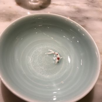 飲茶 - Bowl w Koi Fish - Dim Sum Near Me - Hong Kong, HK