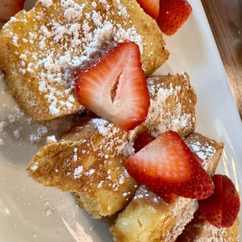 Another Broken Egg Cafe - Strawberry pound cake french toast - Breakfast & Brunch Near Me - Pembroke Pines, Florida