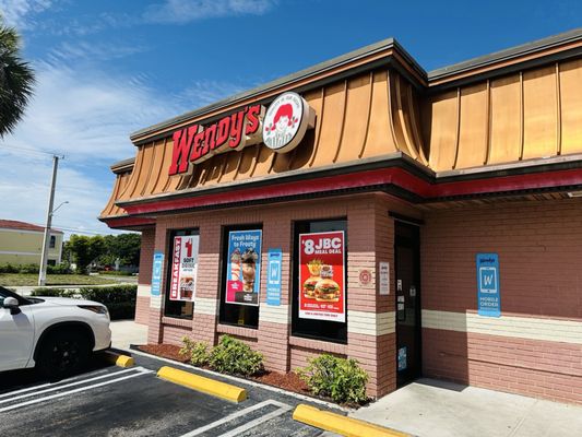 Wendy's by null