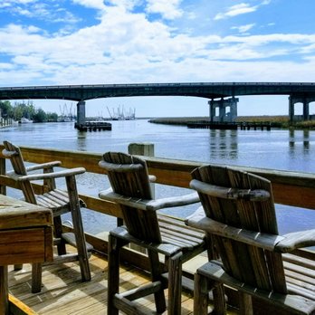 Skipper's Fish Camp - View outside the restaurant - Seafood Near Me - Darien, Georgia