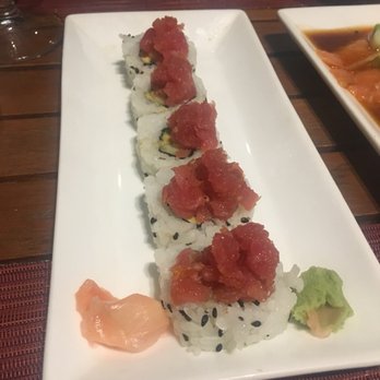 Himitsu - Spicy tuna roll - Japanese Near Me - Tonalá, JAL
