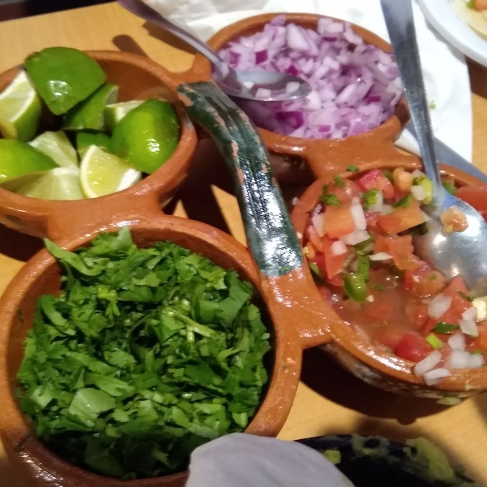 Mexigrill Taquería - Condiment tray for tacos - Mexican Near Me - Columbus, Georgia Mexigrill Taquería - Condiment tray for tacos - Mexican Near Me - Columbus, Georgia