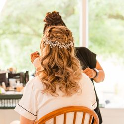 Waves Hair Studio