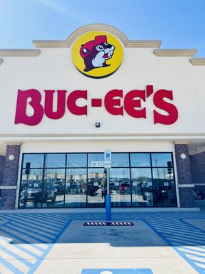 BUC EE’S - Updated July 2025 - 400 Photos & 168 Reviews - 2328 Lindsay ...