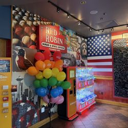Red Robin Gourmet Burgers and Brews - Waiting area