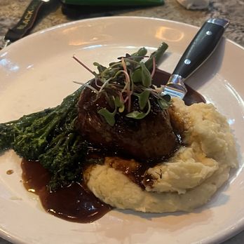 The Oak Barrel - Filet mignon entree with broccolini and whipped potatoes - Brasseries Near Me - Valley View, Ohio The Oak Barrel - Filet mignon entree with broccolini and whipped potatoes - Brasseries Near Me - Valley View, Ohio