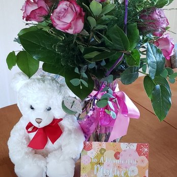 Dandelions Flowers & Gifts - Florists Near Me - Eugene, Oregon Dandelions Flowers & Gifts - Florists Near Me - Eugene, Oregon