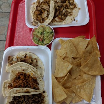Daniel's Tacos - 2 Pollo (top), 1pollo, 1 pastor, 1 asada (bottom left), chips & quac - Tacos Near Me - North Hills, California Daniel's Tacos - 2 Pollo (top), 1pollo, 1 pastor, 1 asada (bottom left), chips & quac - Tacos Near Me - North Hills, California