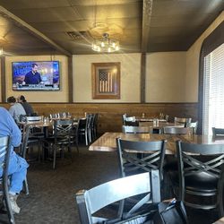 Art's Pizza - Dining Area
