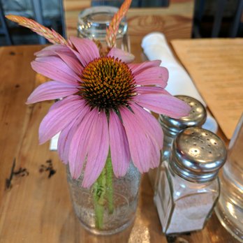 Petit Chou - Beautiful centerpieces grown in the garden next to the parking lot. - Breakfast & Brunch Near Me - Atlanta, Georgia