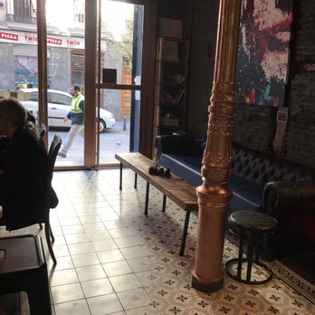 Calavera - inside lounge - Cocktail Bars Near Me - Madrid, M