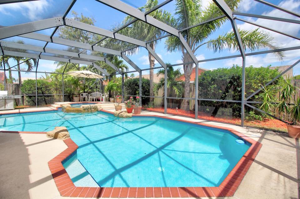 Slide of Screen in Miami