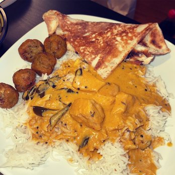 Tahn Door Indian Eatery - Chicken Coconut Curry, Basmati Rice, Garlic Naan, Samosa Bites. - Indian Near Me - Coquitlam, British Columbia