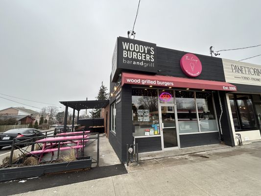 Woody's Burgers by null