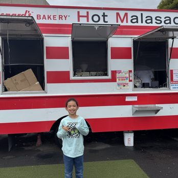 Leonard's Pearlridge Malasada Mobile - Malasada truck - Desserts Near Me - Aiea, Hawaii Leonard's Pearlridge Malasada Mobile - Malasada truck - Desserts Near Me - Aiea, Hawaii