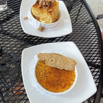 Purple Onion - Creme brulee and white chocolate bread pudding - New American Near Me - Saluda, North Carolina