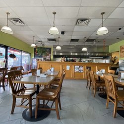 Austin House Fish & Chips - Calm before the storm. No fuss interior.