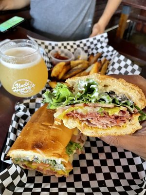 Uncle Henrys Deli by null