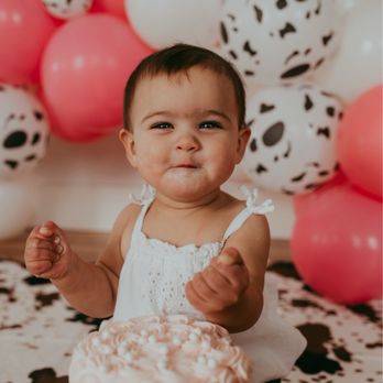 Kelsea Claassen Photography - 1st birthday photoshoot. - Session Photography Near Me Kelsea Claassen Photography - 1st birthday photoshoot. - Session Photography Near Me