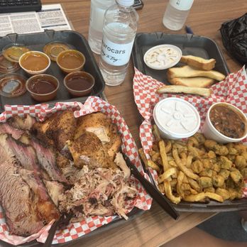 Summers Smokehouse - Sampler platter - American Near Me - Tallahassee, Florida Summers Smokehouse - Sampler platter - American Near Me - Tallahassee, Florida