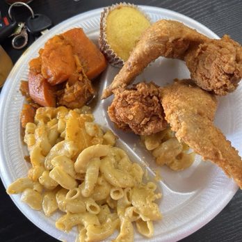 Sheila B'Z - Soul food fried chicken, mac&cheese, sweet potatoes, cornbread muffin - Breakfast & Brunch Near Me - Stockton, California