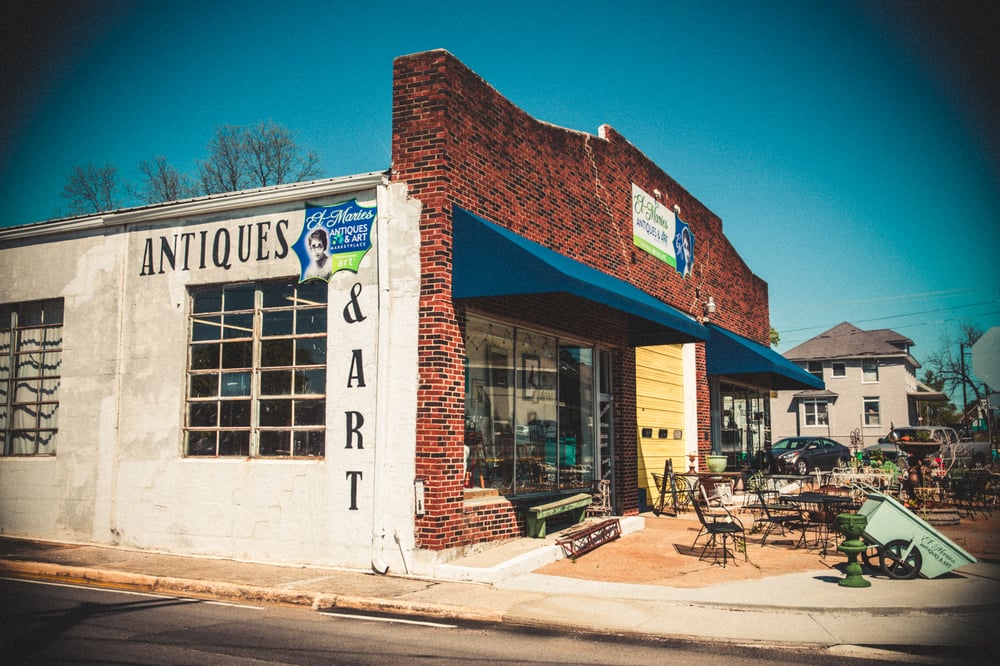EL MARIE’S ANTIQUE AND ART MARKETPLACE 201 Sparkman Street Nw