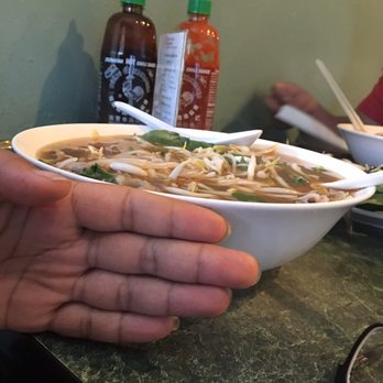 Hale Vietnam - How big the bowl is - Vietnamese Near Me - Honolulu, Hawaii Hale Vietnam - How big the bowl is - Vietnamese Near Me - Honolulu, Hawaii