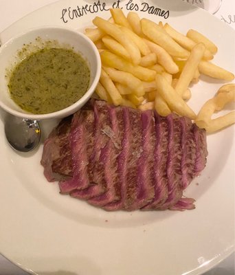 L'Entrecôte et les Dames by null