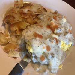 Falcons Family Restaurant - Country Benedict