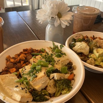Original ChopShop - Green curry with tofu on the left w/ sweet potato and on the right teriyaki chicken with sweet potato bowls - New American Near Me - Phoenix, Arizona Original ChopShop - Green curry with tofu on the left w/ sweet potato and on the right teriyaki chicken with sweet potato bowls - New American Near Me - Phoenix, Arizona