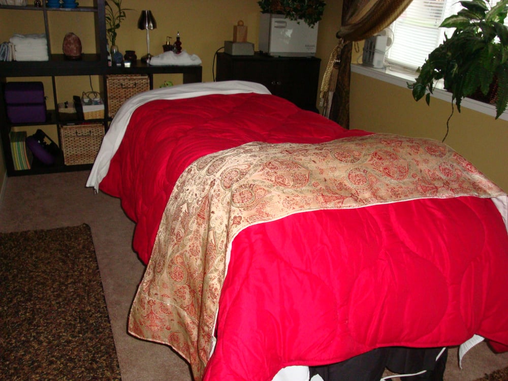 Advanced Medical Massage Logo