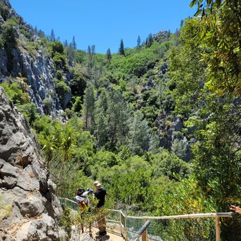 Lake Shasta Caverns - Landmarks & Historical Buildings Near Me - Lakehead, California