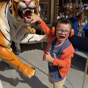 Comerica Park - He is an actor, (pretending de tiger eating his hand) jajaja - Stadiums & Arenas Near Me - Detroit, Michigan Comerica Park - He is an actor, (pretending de tiger eating his hand) jajaja - Stadiums & Arenas Near Me - Detroit, Michigan