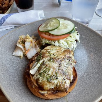 Moku Kitchen - Fish sandwich - Cocktail Bars Near Me - Honolulu, Hawaii