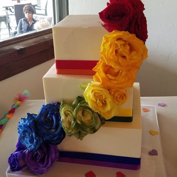 Beautiful Blooms by Larry - Cake spray - Floral Designers Near Me