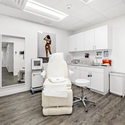 Gordon Andan, MD - New York Surgical Arts - New York Surgical Arts;
Cosmetic Surgery Center.