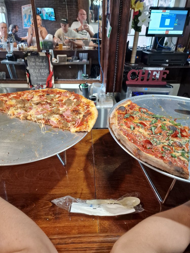 CHEFING IT UP PIZZA CAFE 20 Reviews 115 S Lake Ave, Groveland