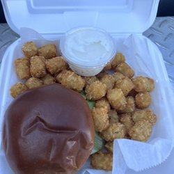Arrowhead Golf Course - Spicy chicken with tots