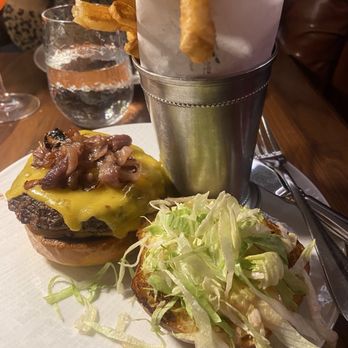 Redeye Grill - Black Label Cheeseburger - New American Near Me - New York, New York Redeye Grill - Black Label Cheeseburger - New American Near Me - New York, New York