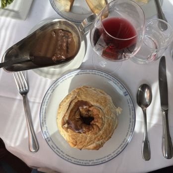 Le Soufflé - My boeuf bourguignon soufflé main. Delicieux! - French Near Me - Paris, 75 Le Soufflé - My boeuf bourguignon soufflé main. Delicieux! - French Near Me - Paris, 75