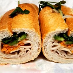 user provided Banh Mi Che Cali photo