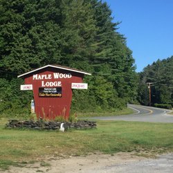 Maplewood Lodge - The sign