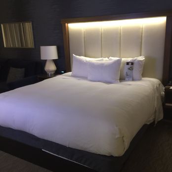 DoubleTree by Hilton Hotel Boston-Andover - Wonderful bed and excellent lighting! - Hotels Near Me - Andover, Massachusetts