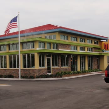 PDQ Chicken - Front - Sandwiches Near Me - Oakland Park, Florida